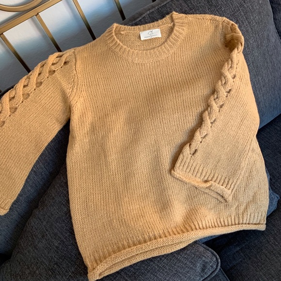 Open Weave Sleeve Sweater - Picture 5 of 5